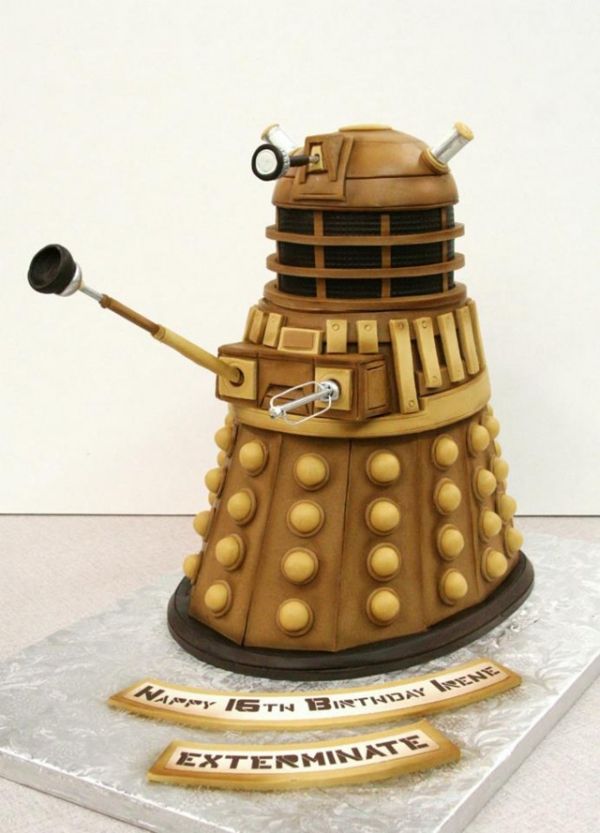 dalek-cake