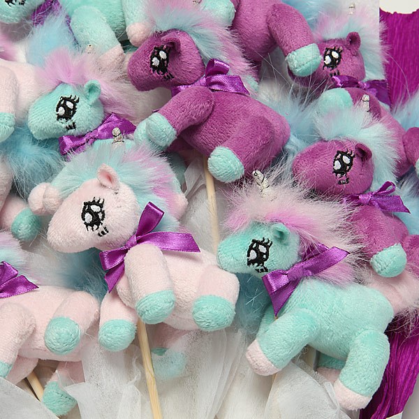 plush_unicorn_bouquet_closeup