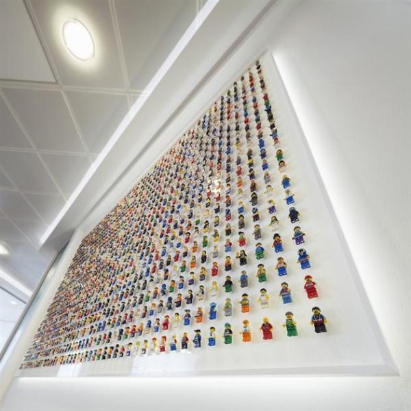 1200-Minifigure-LEGO-Office-Wall-by-Acrylicize-3