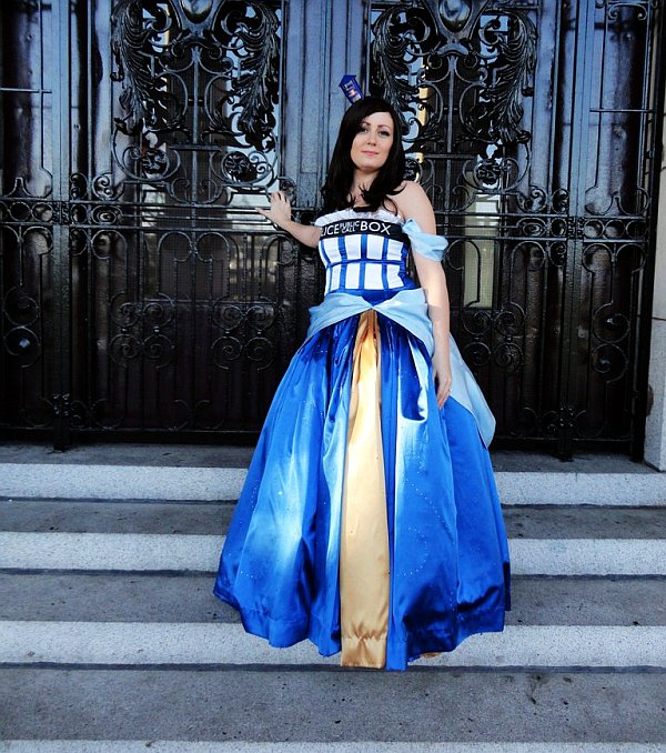 tardis-ballgown-4a