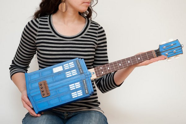 tardis-ukulele-1