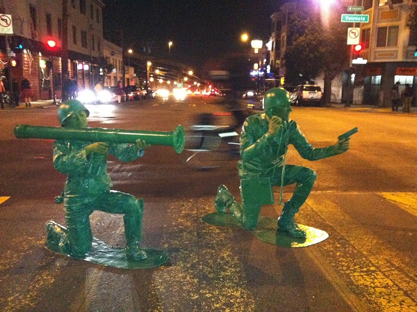 4-Our-homemade-plastic-army-man-Halloween-costumes