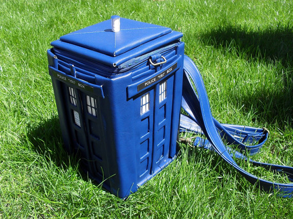 tardis-backpack-2